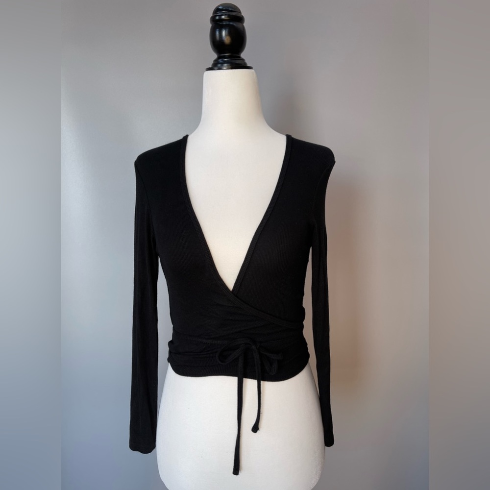 Brandy Melville, ballet formfitting, tie up excellent condition